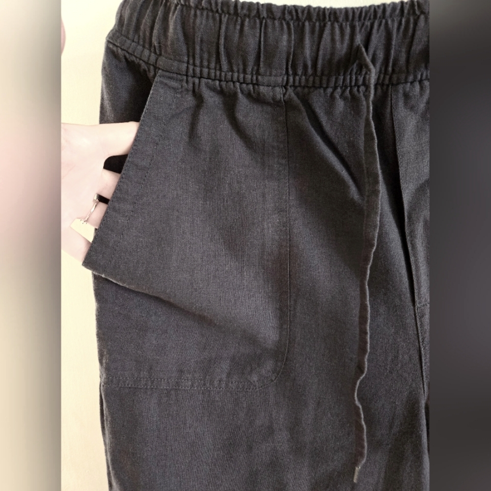 Gap, charcoal drawstring waist pants. Sized M. New with tag